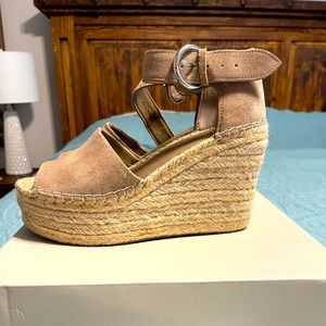 Size 8 Marc Fisher Alida Espadrille